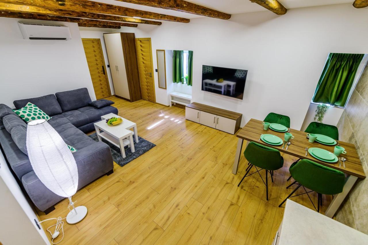 Urban With Sauna Apartman